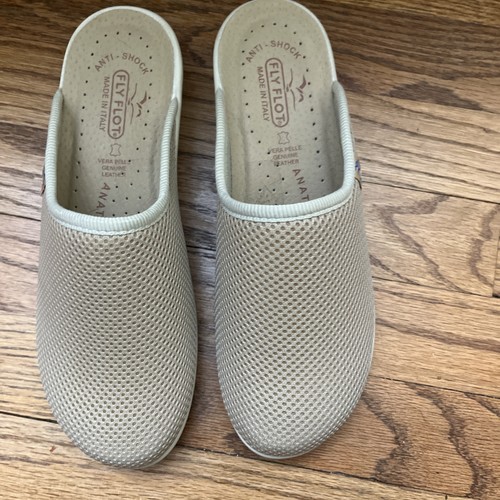 Fly flot beige mesh clogs - beige,